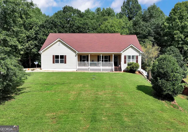 Photo 2 of Single family home for sale at 817 Bluejay Wy, Winder, GA 30680 | MLS# 10831110 | Listing updated on 2026-08-26
