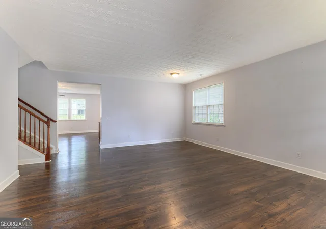 2nd image of 35 Timber Ln, Newnan, GA 30265 | MLS# 10821474