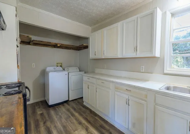 Photo 3 of Single family home for sale at 251 Killian St, Canton, GA 30114 | MLS# 10476176 | Listing updated on 2026-09-02