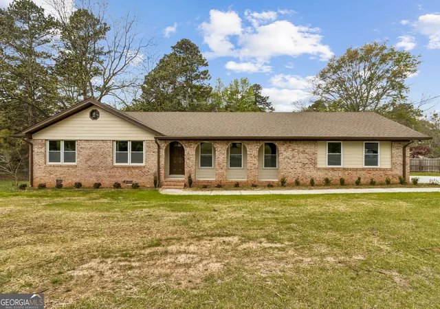 Photo 3 of Single family home for sale at 2526 Hamill Dr, Buford, GA 30519 | MLS# 10824518 | Listing updated on 2026-09-06