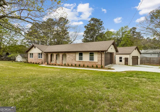 Photo 3 of Single family home for sale at 2526 Hamill Dr, Buford, GA 30519 | MLS# 10824518 | Listing updated on 2026-09-28