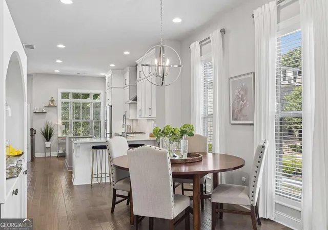 4th image of 4302 Parkside Pl, Atlanta, GA 30342 | MLS# 10779861