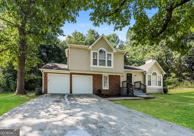 Photo 2 of Single family home for sale at 1361 Wrens Ct, Jonesboro, GA 30238 | MLS# 10820385 | Listing updated on 2026-09-13