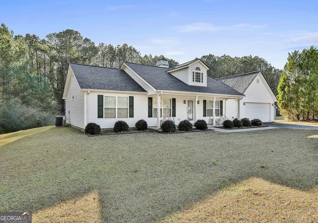 Photo 3 of Sale Pending at 450 Mckoy Rd, Newnan, GA 30263 | MLS# 10666108 | Listing updated on 2026-01-12