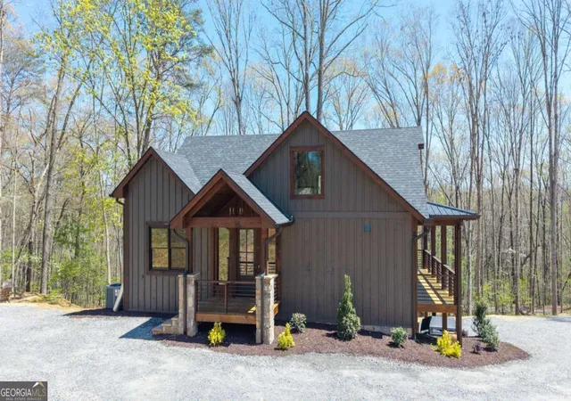 Photo 4 of Single family home for sale at 1038 Bluebird Rd, Mineral Bluff, GA 30559 | MLS# 10733395 | Listing updated on 2026-09-17