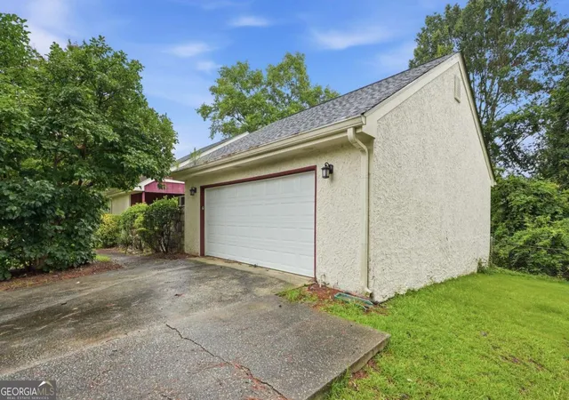 Photo 2 of Sale Pending at 1384 Huntsmen Glen, Riverdale, GA 30296 | MLS# 10821416 | Listing updated on 2026-09-03