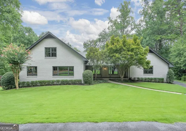 1st image of 350 Shadowlawn Rd Se, Marietta, GA 30067 | MLS# 10825324