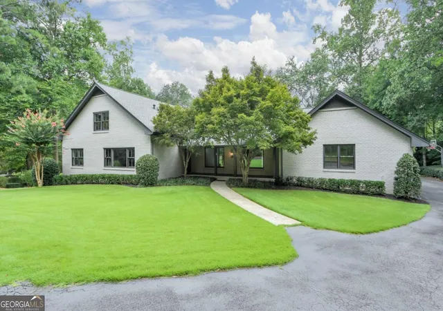 2nd image of 350 Shadowlawn Rd Se, Marietta, GA 30067 | MLS# 10825324
