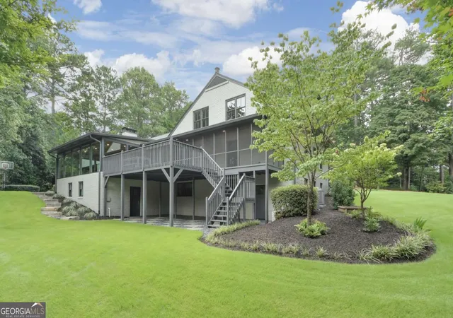 Photo 3 of Sale Pending at 350 Shadowlawn Rd Se, Marietta, GA 30067 | MLS# 10825324 | Listing updated on 2026-09-09