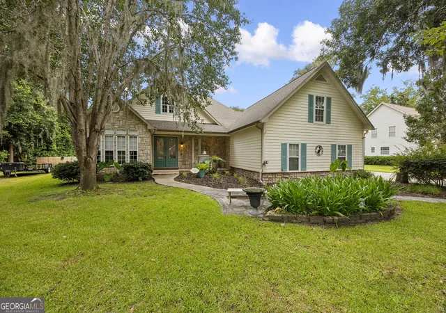 3rd image of 819 Baytree Cir, Saint Marys, GA 31558 | MLS# 10819791