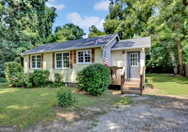 1st image of 131 S Johnson St, Newborn, GA 30056 | MLS# 10817784