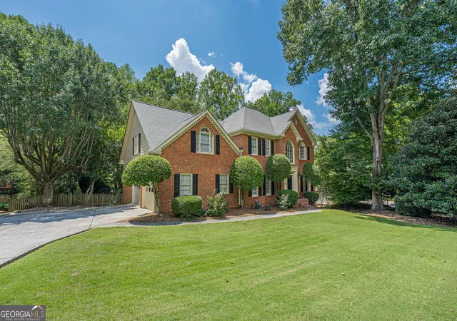 Photo 3 of Single family home for sale at 5535 Grove Point Rd, Johns Creek, GA 30022 | MLS# 10826479 | Listing updated on 2026-09-22