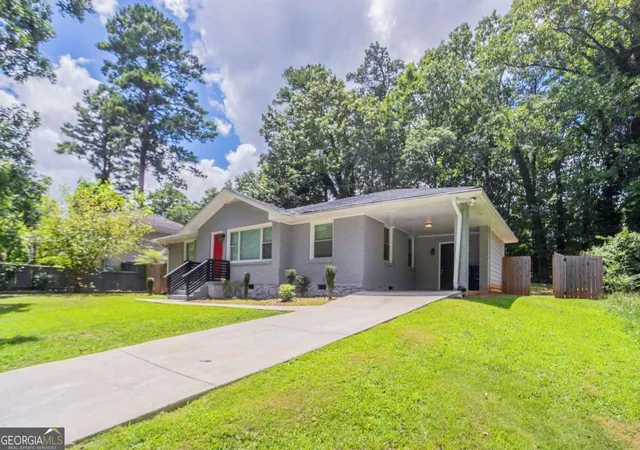 Photo 2 of Sale Pending at 1951 La Mesa Ln, Decatur, GA 30032 | MLS# 10788095 | Listing updated on 2026-09-23