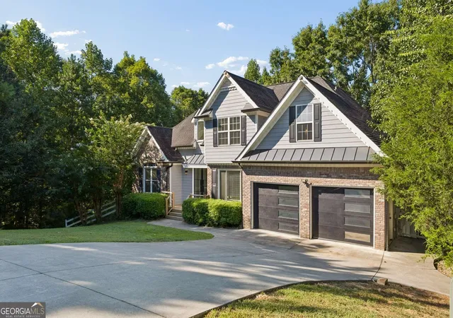 Photo 2 of Single family home for sale at 61 Stone Crest Ct, Rockmart, GA 30153 | MLS# 10832483 | Listing updated on 2026-09-23