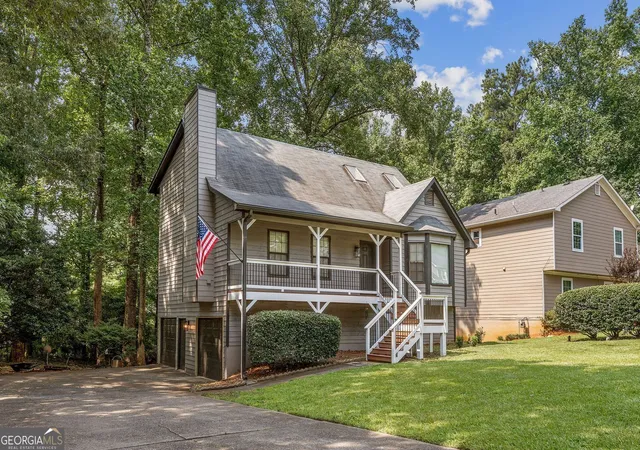 Photo 2 of Single family home for sale at 1798 Trophy Dr, Marietta, GA 30062 | MLS# 10816891 | Listing updated on 2026-10-07