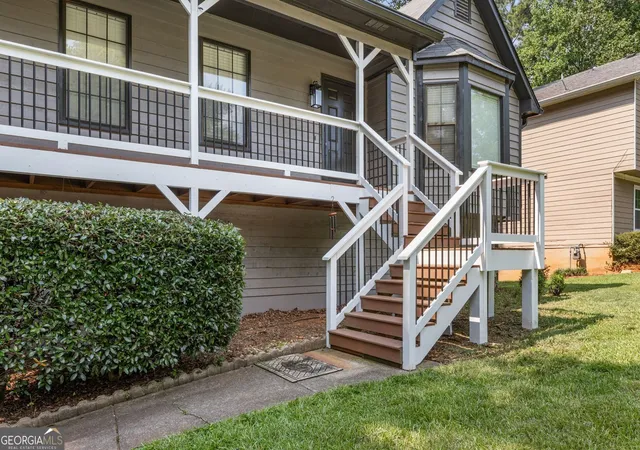Photo 3 of Single family home for sale at 1798 Trophy Dr, Marietta, GA 30062 | MLS# 10816891 | Listing updated on 2026-10-07