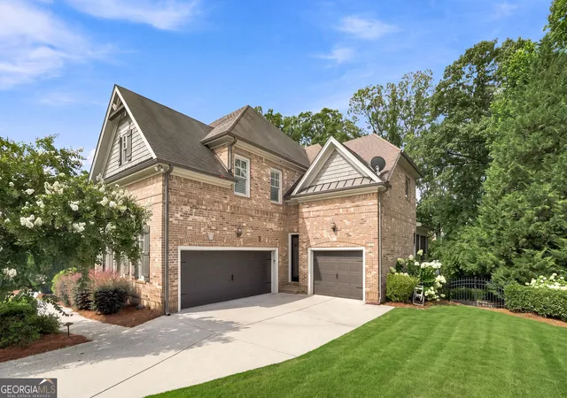 Photo 3 of Single family home for sale at 1992 Stonewater Ct, Hoschton, GA 30548 | MLS# 10811905 | Listing updated on 2026-08-12