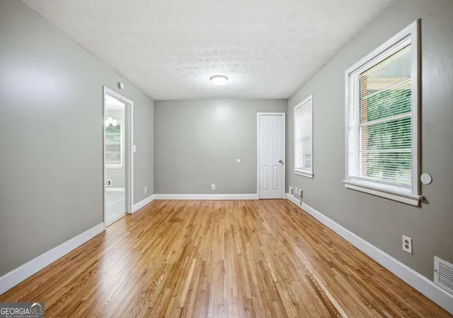 Photo 2 of Single family home for sale at 997 Pineglen Dr, Forest Park, GA 30297 | MLS# 10807246 | Listing updated on 2026-09-12