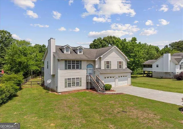 Photo 3 of Single family home for sale at 143 Honeysuckle Dr Se, Calhoun, GA 30701 | MLS# 10765149 | Listing updated on 2026-09-30