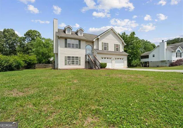 Photo 4 of Single family home for sale at 143 Honeysuckle Dr Se, Calhoun, GA 30701 | MLS# 10765149 | Listing updated on 2026-09-30