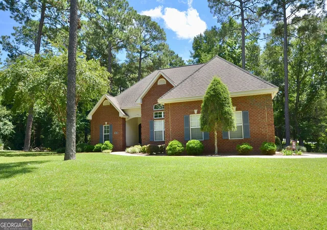 Photo 4 of Sale Pending at 989 Wood Valley Dr, Eastman, GA 31023 | MLS# 10824697 | Listing updated on 2026-09-09