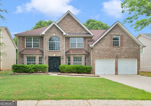 Photo 2 of Sale Pending at 424 Browning Fld Way, Hampton, GA 30228 | MLS# 10805731 | Listing updated on 2026-07-27