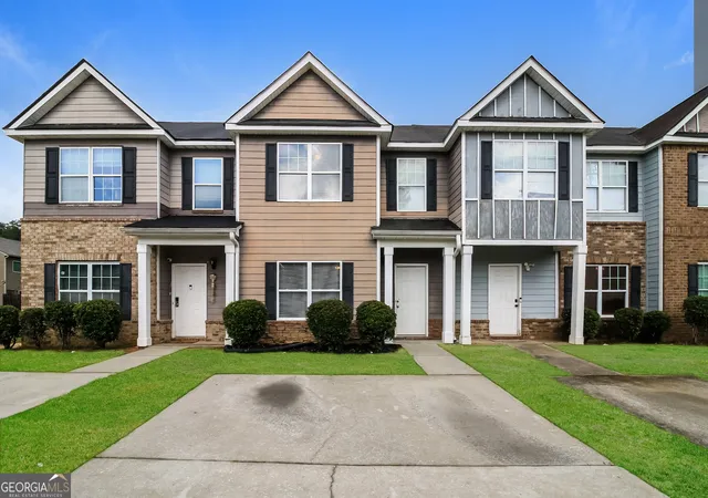 Homes for sale in Riverdale, GA | 6090 Oak Bend Ct, Riverdale, GA 30296 | MLS# 10805654
