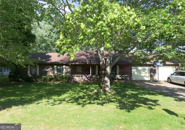 Photo 1 of Sale Pending at 2594 Morgan Lake Dr Ne, Marietta, GA 30066 | MLS# 10805726 | Listing updated on 2026-09-11
