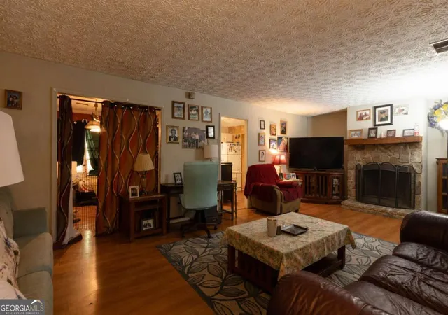 Photo 3 of Sale Pending at 2594 Morgan Lake Dr Ne, Marietta, GA 30066 | MLS# 10805726 | Listing updated on 2026-09-11