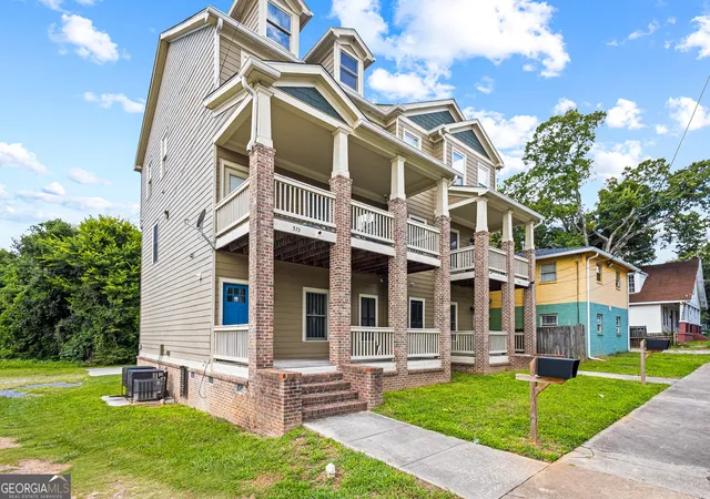 Photo 2 of Townhouse for sale at 575 Ira St Sw, Atlanta, GA 30312 | MLS# 10835594 | Listing updated on 2026-09-11