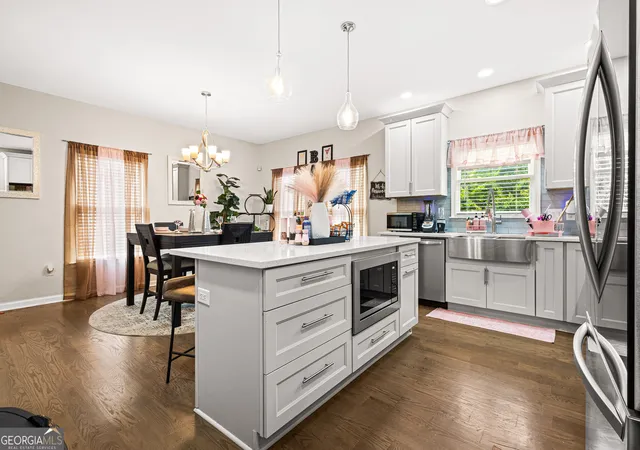 Photo 3 of Townhouse for sale at 575 Ira St Sw, Atlanta, GA 30312 | MLS# 10835594 | Listing updated on 2026-09-11