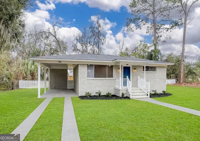 3rd image of 2105 Saint Johns Ave, Savannah, GA 31404 | MLS# 10724355