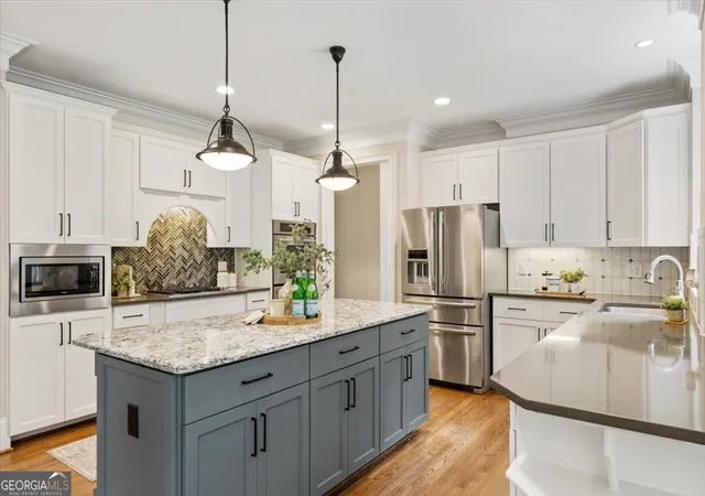 Photo 3 of Mansion for sale at 555 Treyburn Vw, Milton, GA 30004 | MLS# 10824085 | Listing updated on 2026-09-14