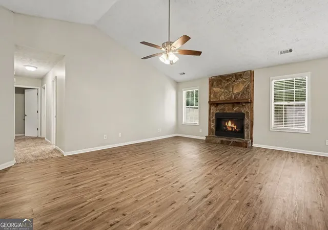 Photo 3 of Single family home for sale at 911 Riverstone Wy, Woodstock, GA 30188 | MLS# 10835071 | Listing updated on 2026-09-11
