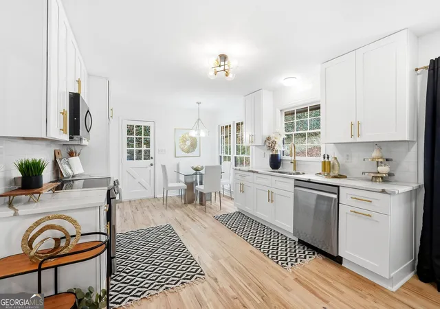 2nd image of 2520 Overlook Wy, Atlanta, GA 30345 | MLS# 10781376