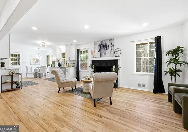 4th image of 2520 Overlook Wy, Atlanta, GA 30345 | MLS# 10781376