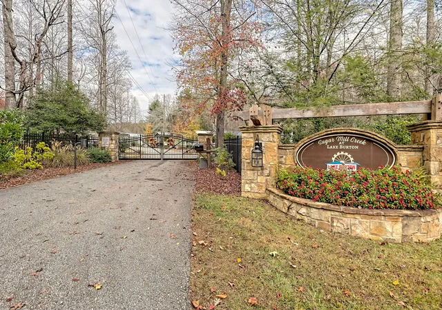 Homes for sale in Clarkesville, GA | 4960 Laurel Lodge #41 Rd, Clarkesville, GA 30523 | MLS# 10776542