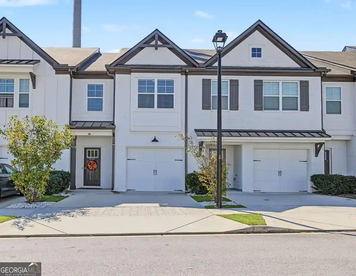 Townhouse for sale at 4119 Spring Valley Cir, Tucker, GA 30084 | MLS# 10874563