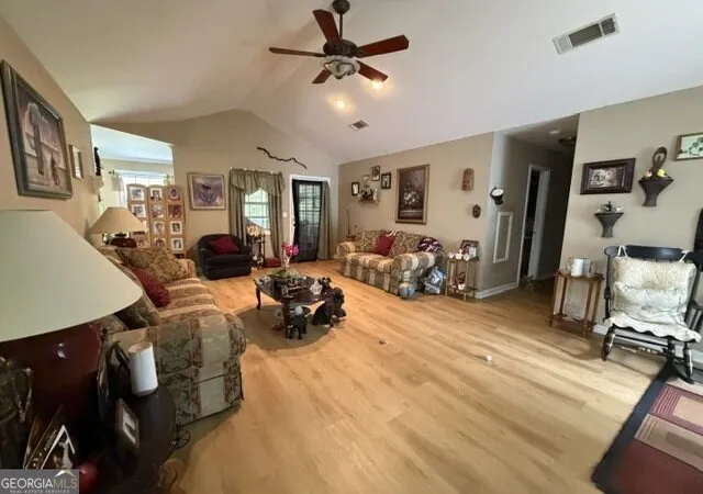 2nd image of 1323 N Grossman Dr, Vidalia, GA 30474 | MLS# 10824791