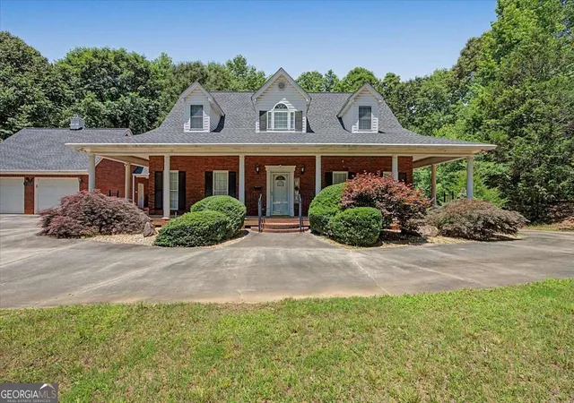 Photo 3 of Single family home for sale at 1136 Cole Lake Rd, Dallas, GA 30157 | MLS# 10782440 | Listing updated on 2026-08-15
