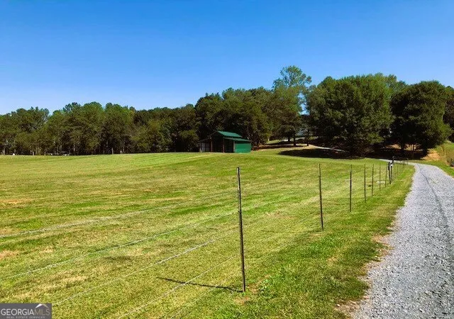 Photo 2 of Single family home for sale at 960 Mcentyre Loop Se, Calhoun, GA 30701 | MLS# 10787575 | Listing updated on 2026-09-15