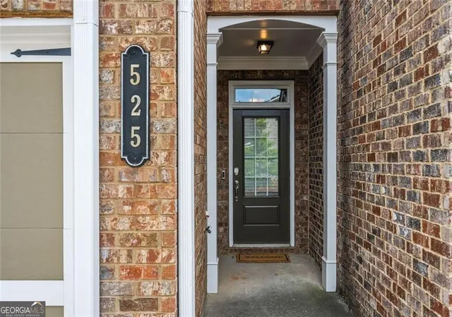 Photo 2 of Sale Pending at 525 Coral St, Marietta, GA 30064 | MLS# 10817985 | Listing updated on 2026-08-10