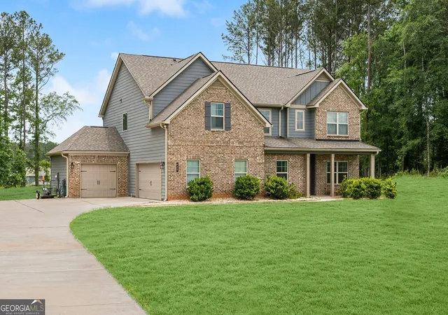 Photo 1 of Single family home for sale at 405 Mcdonough Rd, Fayetteville, GA 30214 | MLS# 10823567 | Listing updated on 2026-08-22