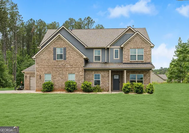 Photo 3 of Single family home for sale at 405 Mcdonough Rd, Fayetteville, GA 30214 | MLS# 10823567 | Listing updated on 2026-08-22