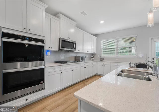 Photo 3 of Single family home for sale at 405 Mcdonough Rd, Fayetteville, GA 30214 | MLS# 10823567 | Listing updated on 2026-08-22