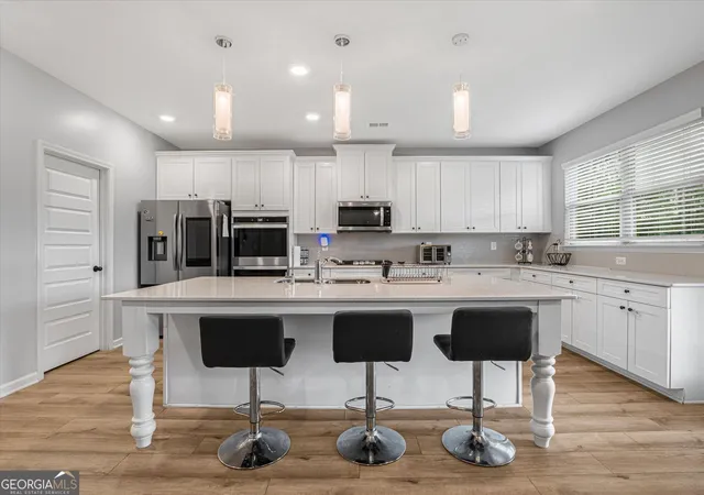 Photo 4 of Single family home for sale at 405 Mcdonough Rd, Fayetteville, GA 30214 | MLS# 10823567 | Listing updated on 2026-08-22