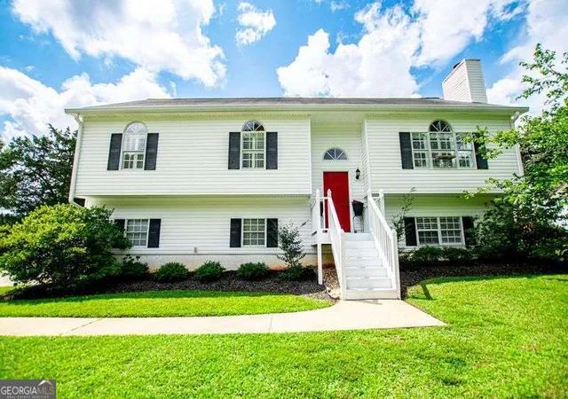 Photo 2 of Sale Pending at 4265 E Chapel Hl Rd, Douglasville, GA 30135 | MLS# 10821032 | Listing updated on 2026-10-14