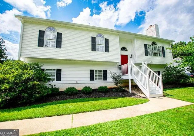 Photo 3 of Sale Pending at 4265 E Chapel Hl Rd, Douglasville, GA 30135 | MLS# 10821032 | Listing updated on 2026-10-14