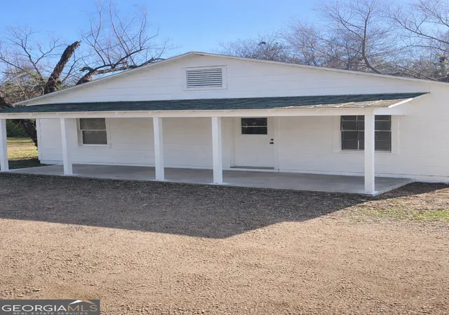 Photo 3 of Multi family home for sale at 1220 Academy Ave, Dublin, GA 31021 | MLS# 10787001 | Listing updated on 2026-07-30