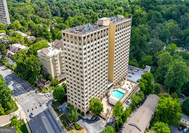 2nd image of 2479 Peachtree Rd Ne, Atlanta, GA 30305